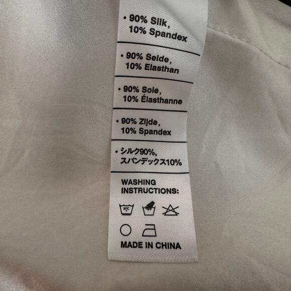 Silk blend pajama size 9-12 months unisex white w/black trim - Picture 10 of 11